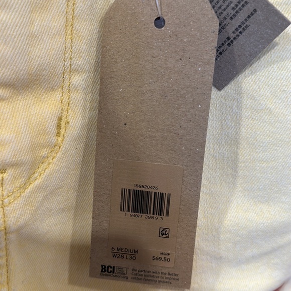 NWT 721 High-rise skinny jeans. Levi’s. Yellow. Size 6 medium. W28 L30 - Picture 7 of 7